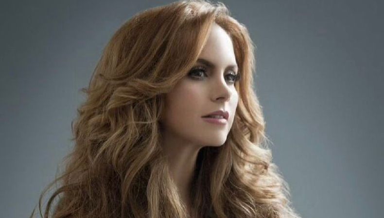 ¡Lucero una madre orgullosa!