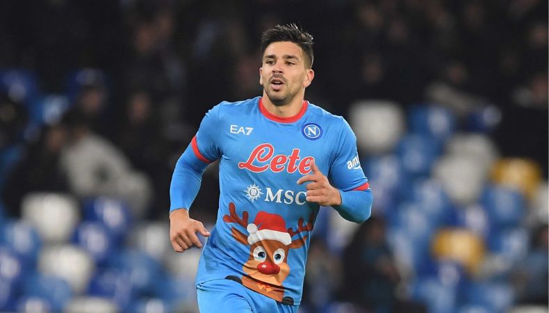 La curiosa camiseta del Napoli