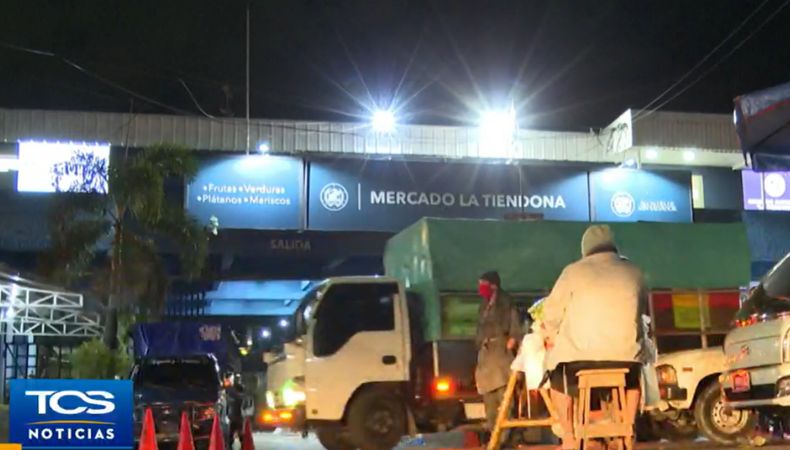 El mercado que nunca duerme La Tiendona