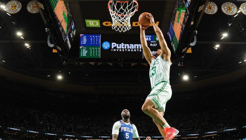 Los Celtics le pegaron a los 76ers