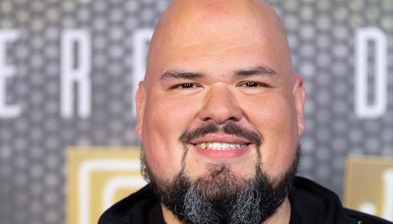 ¡Cantante salvadoreño brilla en concurso europeo!