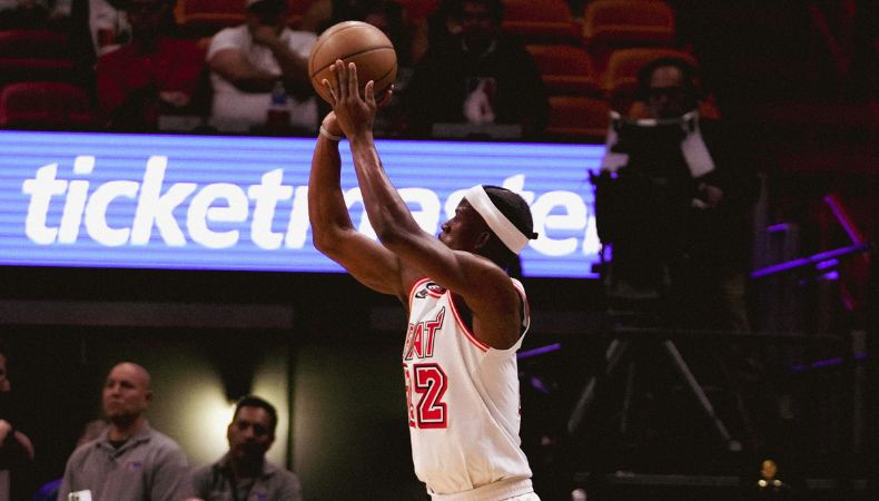 Los Heat le pegaron a los Knicks