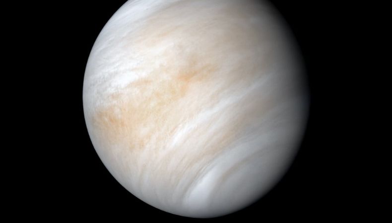 La atmósfera de Venus tiene dióxido de carbono en estado líquido