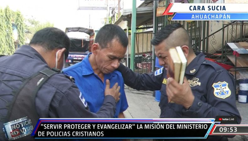¡Policías cristianos comparten la palabra de Dios!