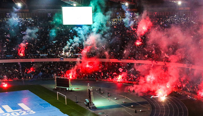Ambientazo en Napoli, campeón luego de 33 años