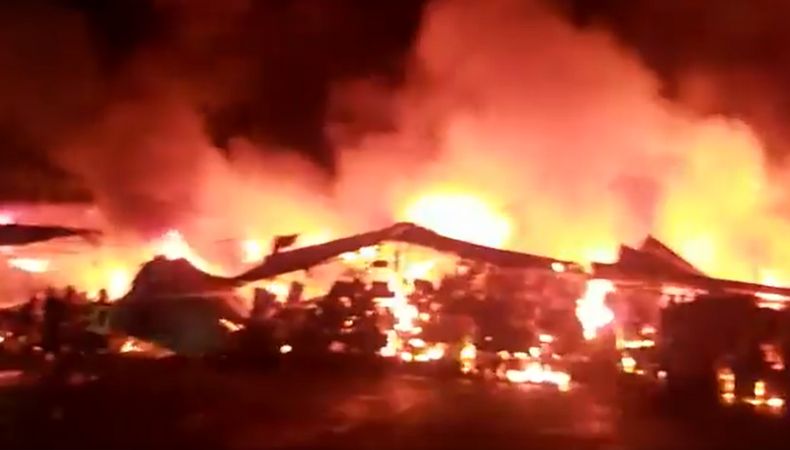 Más de 500 locales fueron consumidos por un incendio en Acapulco