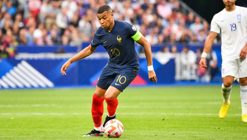Mbappé, máximo goleador francés en una sola temporada