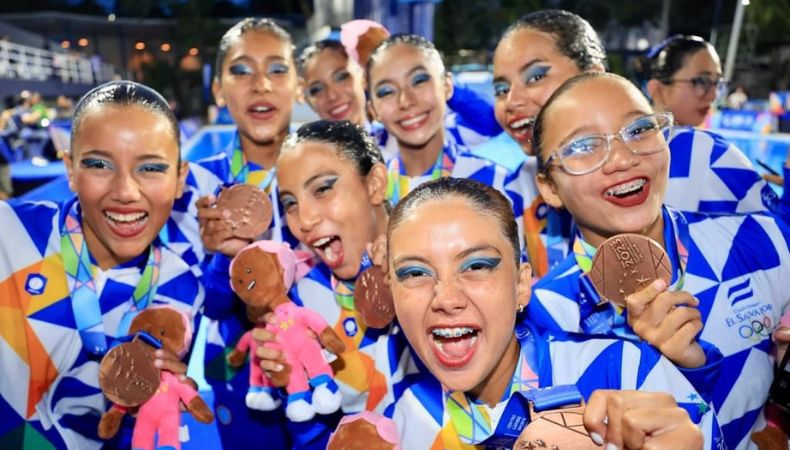 El equipo de natación artística consigue pase a los Panamericanos