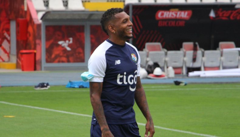 Jugador panameño pide apoyo Es muy difícil no tener cancha para jugar