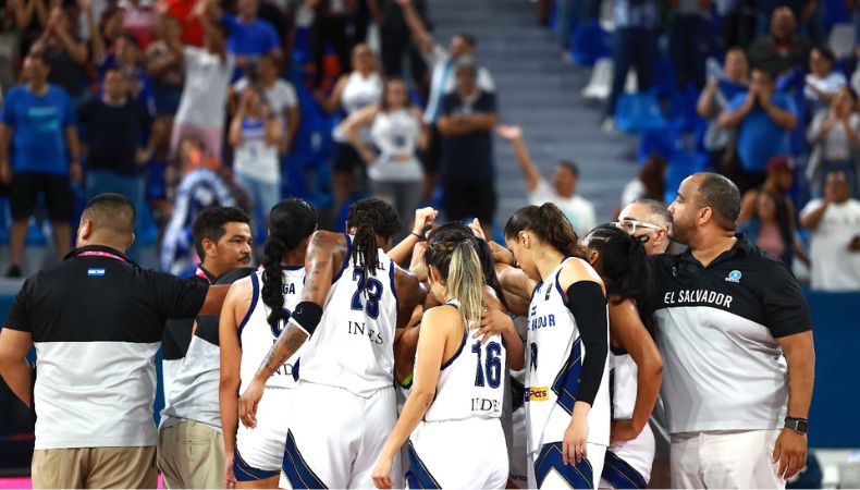El Salvador, a una victoria de llevarse campeonato centroamericano de baloncesto (1)