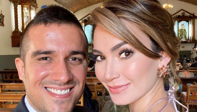 Andrea Mariona impacta con fotografía alusiva a su historia de amor