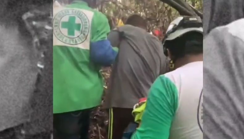 Joven desaparecido es encontrado con vida y rescatado de una quebrada