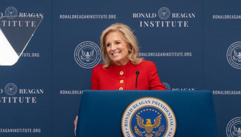 Primera dama de Estados Unidos da positivo a covid-19