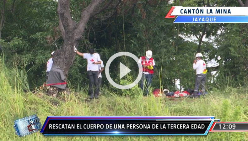 Rescatan el cuerpo sin vida de una mujer que cayó a un barranco
