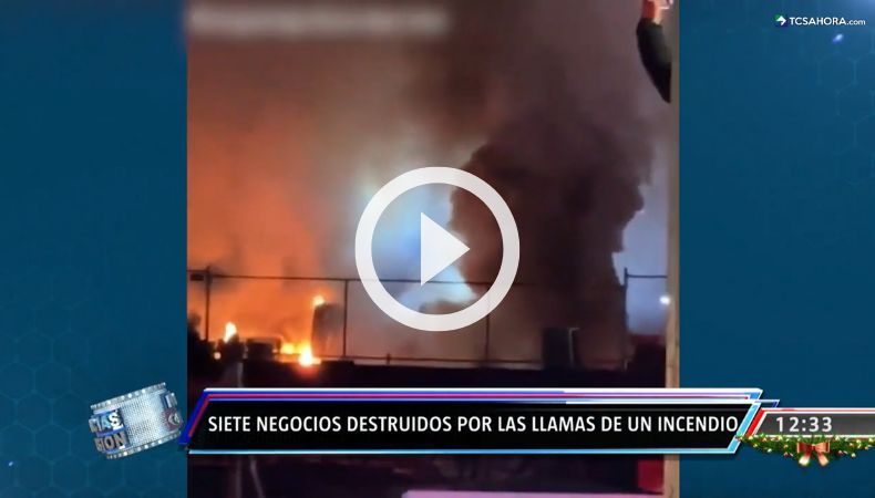 Voraz incendio consumió varios locales comerciales en el Bronx