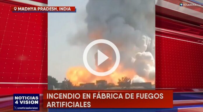 Varias personas fallecieron en un incendio en una fábrica de pirotecnia en India.