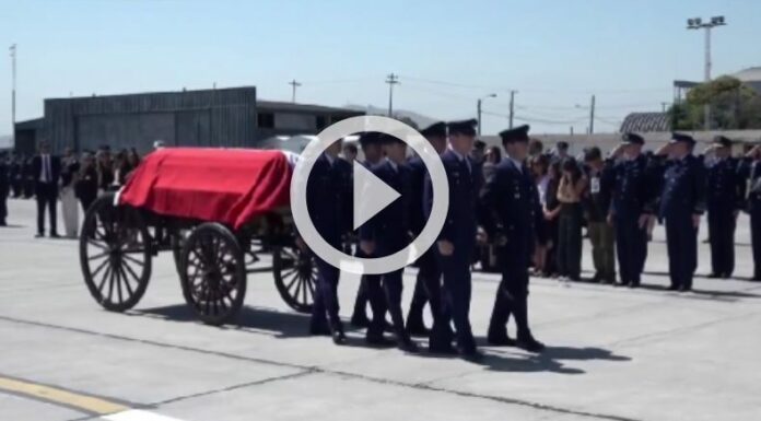 Reciben los restos de Sebastián Piñera