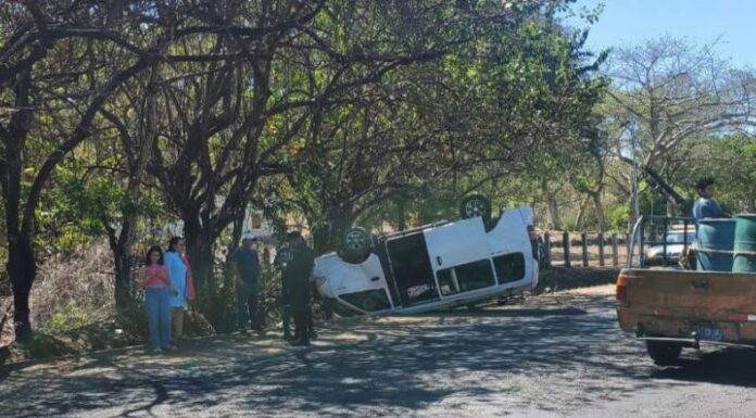 Varios lesionados tras accidente de tránsito en Santa Rosa de Lima.