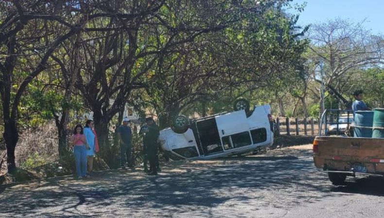 Varios lesionados tras accidente de tránsito en Santa Rosa de Lima.