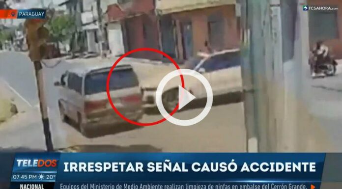 Conductor irrespeta semáforo en rojo y causa accidente en Paraguay