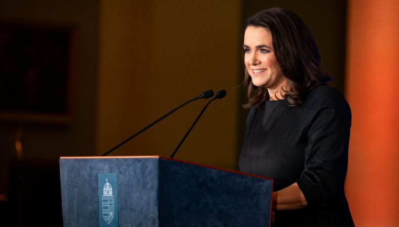 Presidenta de Hungría, Katalin Novak , renuncia a su cargo.