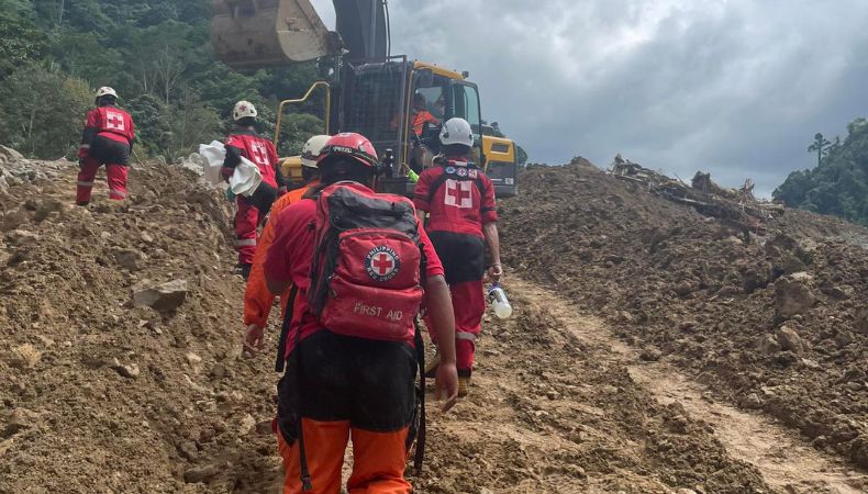 Más de 50 fallecidos por deslizamiento de tierra en Filipinas