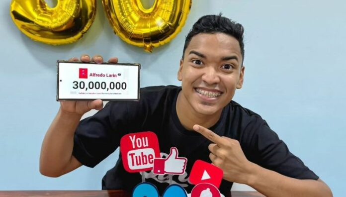 alfredo-lar-n-llega-a-los-30-millones-de-suscriptores-en-youtube
