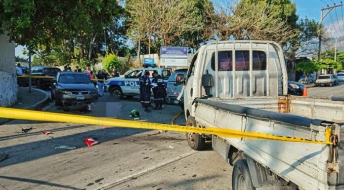 La PNC reporta un motociclista fallecido en la calle al Volcán.