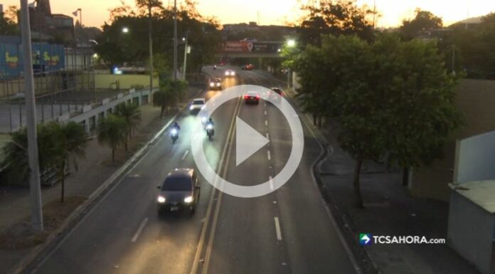 Tráfico vehicular en San Salvador