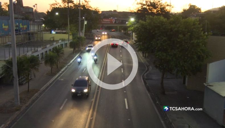 Tráfico vehicular en San Salvador