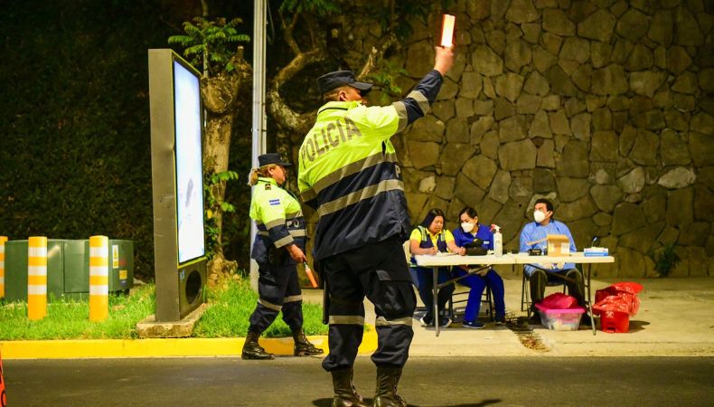 Seis conductores fueron detenidos por conducir en estado de ebriedad, por lo que deberán responder ante la justicia.