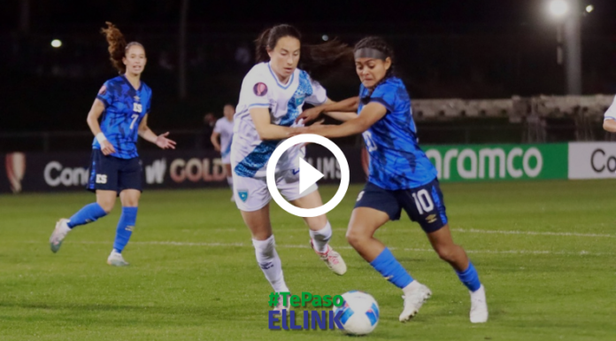 Brenda Cerén jugando con El Salvador