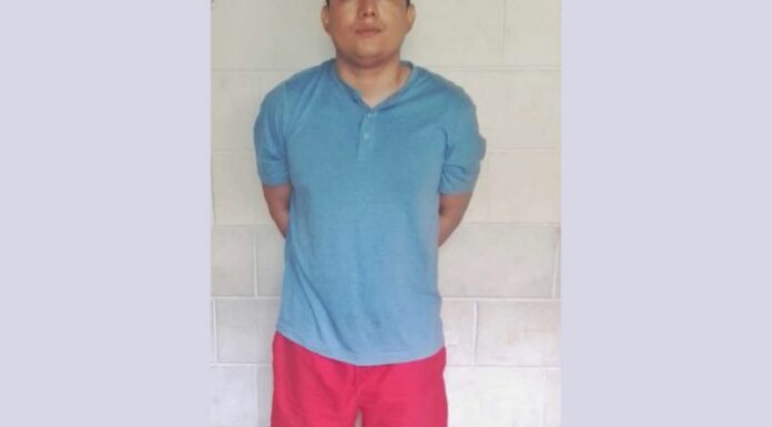 PNC detiene a conductor que impactó contra bomba de gasolina