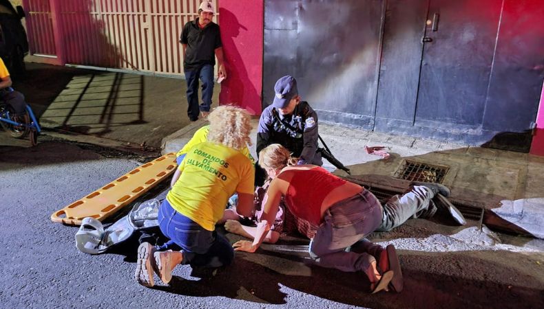 Hombre en estado de ebriedad se lanza de una vivienda Estado de ebriedad