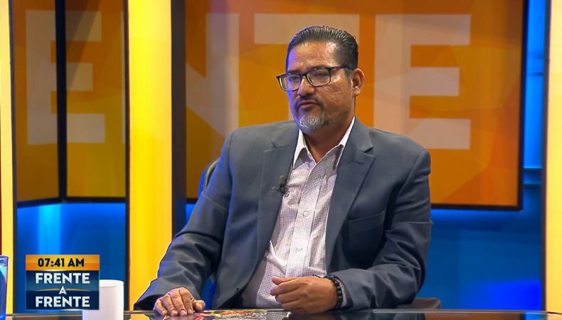 Raúl cabrera candidato del FMLN a alcalde por San Salvador Sur