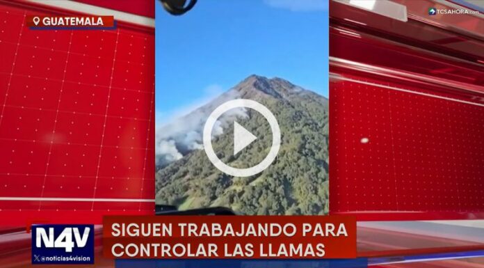Las autoridades guatemaltecas continúan trabajando en la extinción del incendio en el volcán de Agua.