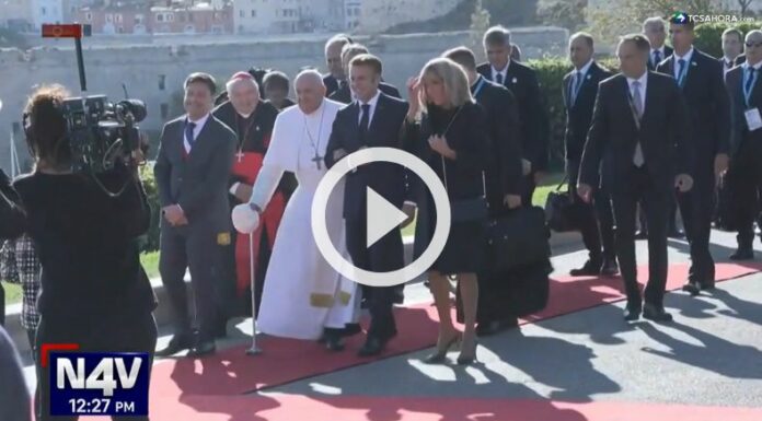 Papa Francisco asistió a un chequeo médico en un hospital de Roma.