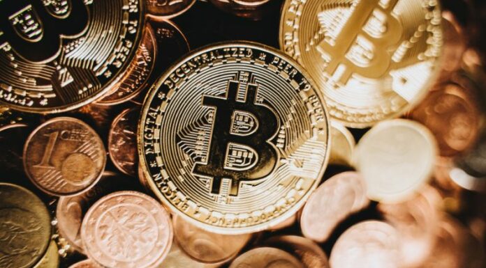 Los valores del Bitcoin superan los $60,000.