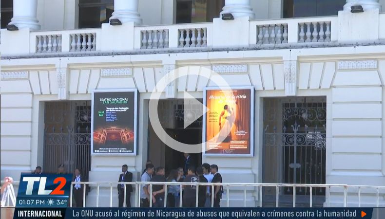 Credenciales en el Teatro Nacional