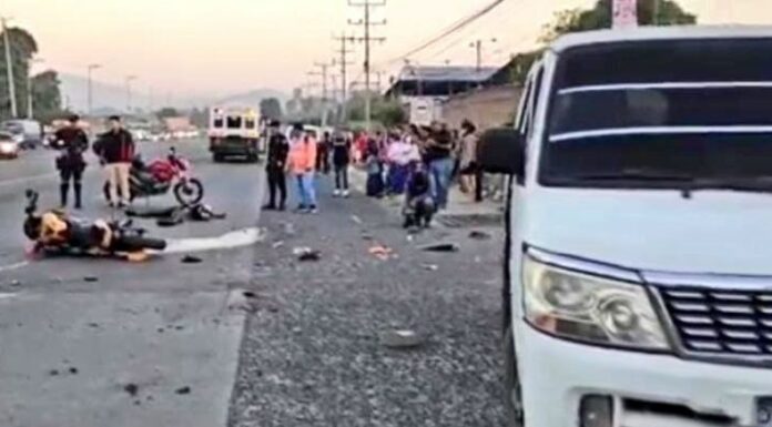 Accidente deja un motociclista lesionado en Colón.