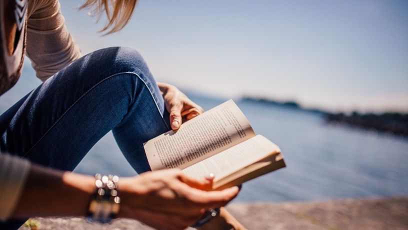 ¿Y tú lees? ¡Sabías que la lectura ayuda a reducir el estrés!