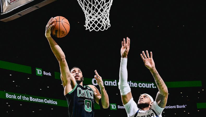 Los Celtics arrollaron a los Mavs