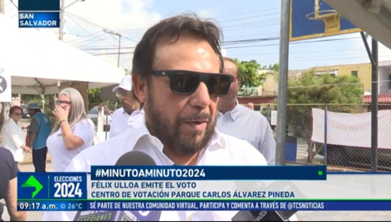 Félix Ulloa, vicepresidente de la república, emite su voto