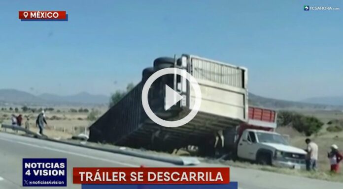 Un tráiler se salió de la vía para evitar un accidente en México.