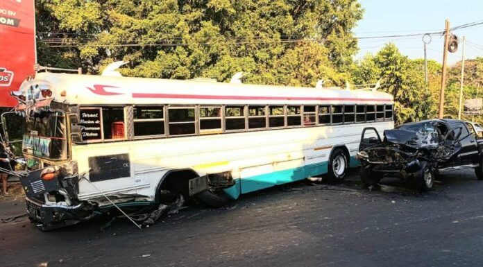 Accidentes dejan lesionados en El Salvador