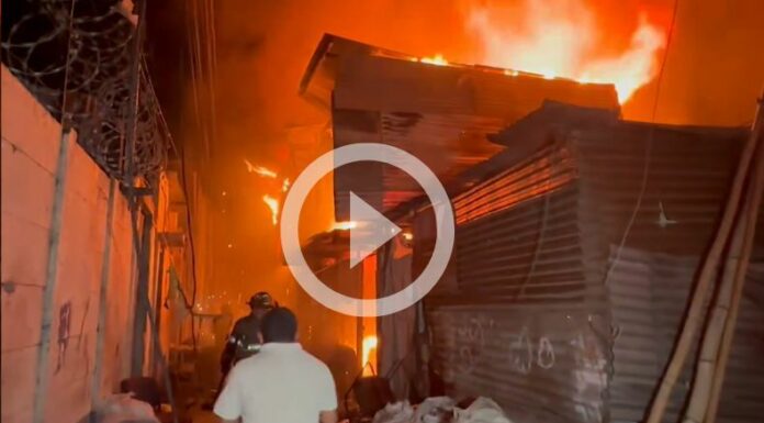 Voraz incendio consume varias casas en Guatemala