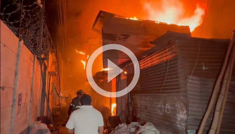 Voraz incendio consume varias casas en Guatemala