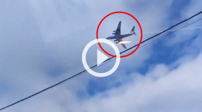 Avión militar ruso se estrelló en las afueras de Moscú.