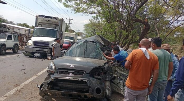 Accidente en carretera a Santa Ana