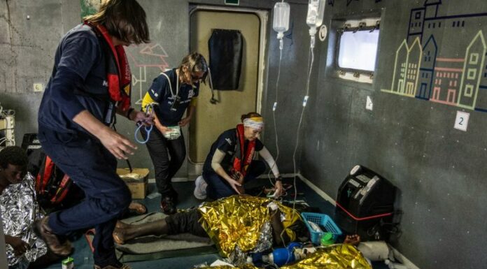 Mueren personas tras naufragio en el Mediterráneo
